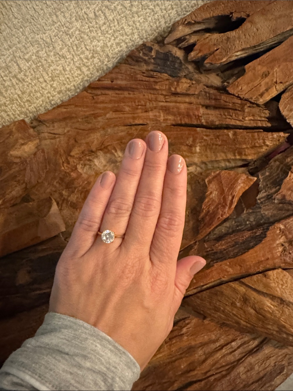 Classic Solitaire Engagement Ring in yellow gold with Clear Stone size 7